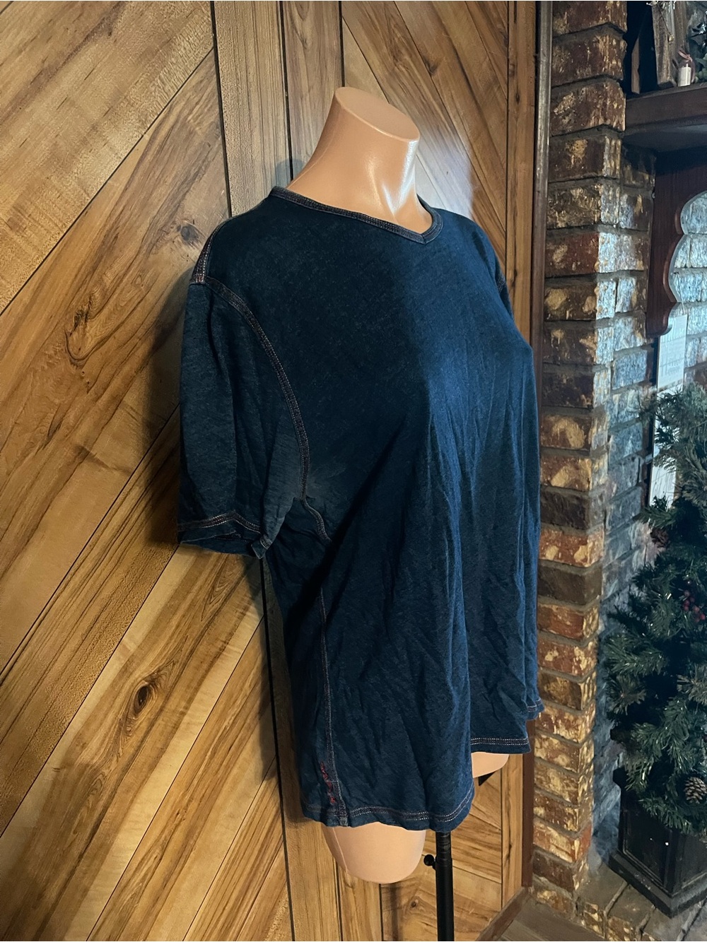 Robert Graham Women's Large V-Neck Navy Blue T-Shirt Short Sleeve Tee - Picture 3 of 11